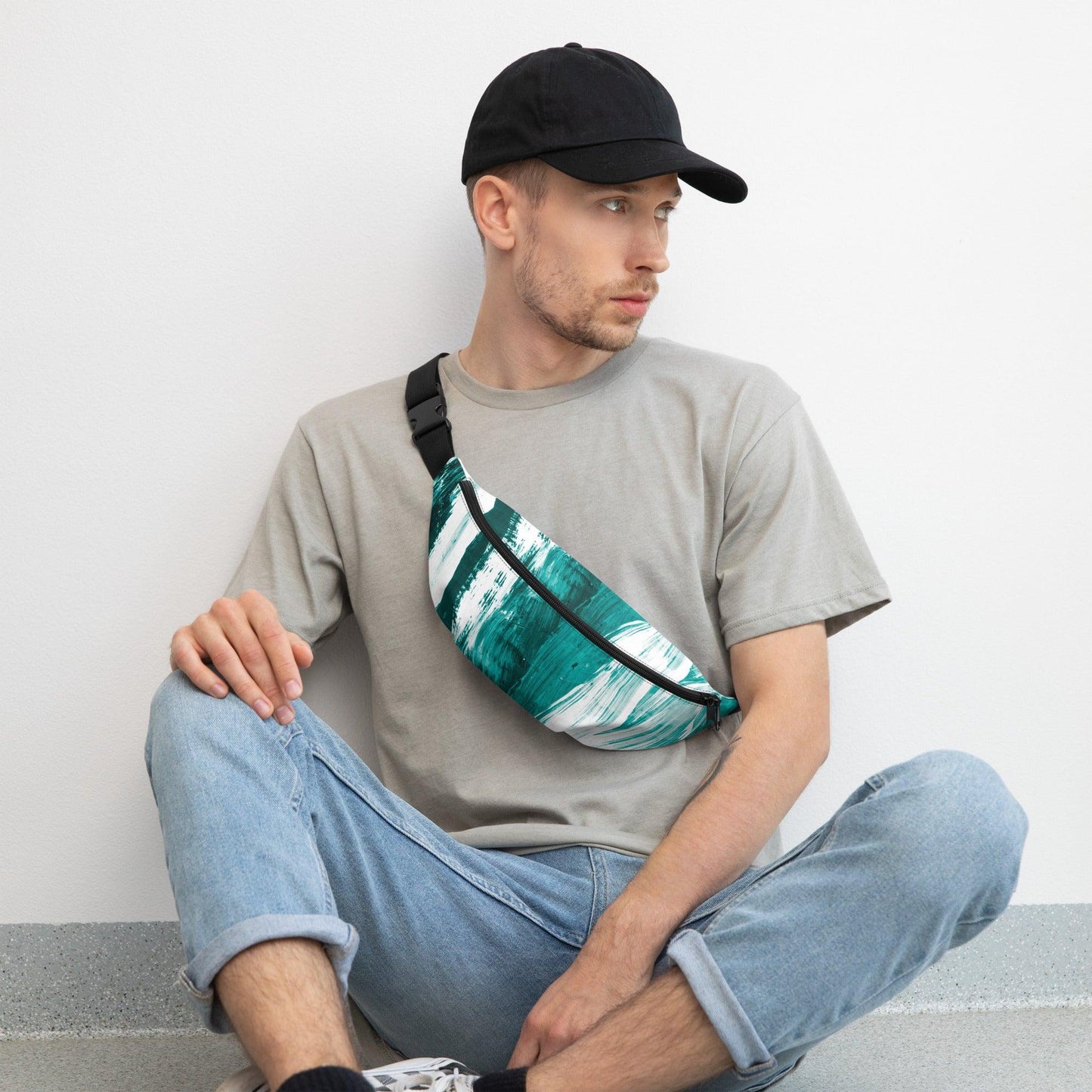 Modern and Stylish Slick Design Fanny Pack - Hand Free Travel Bag 2024